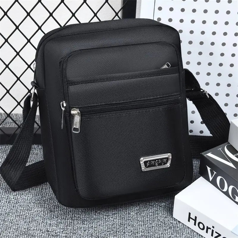 Sac de poitrine extérieur noir unisexe multi-couches avec poche zippée et sangle réglable