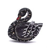 Pochette de soirée noire en cristal de cygne avec des embellissements scintillants.